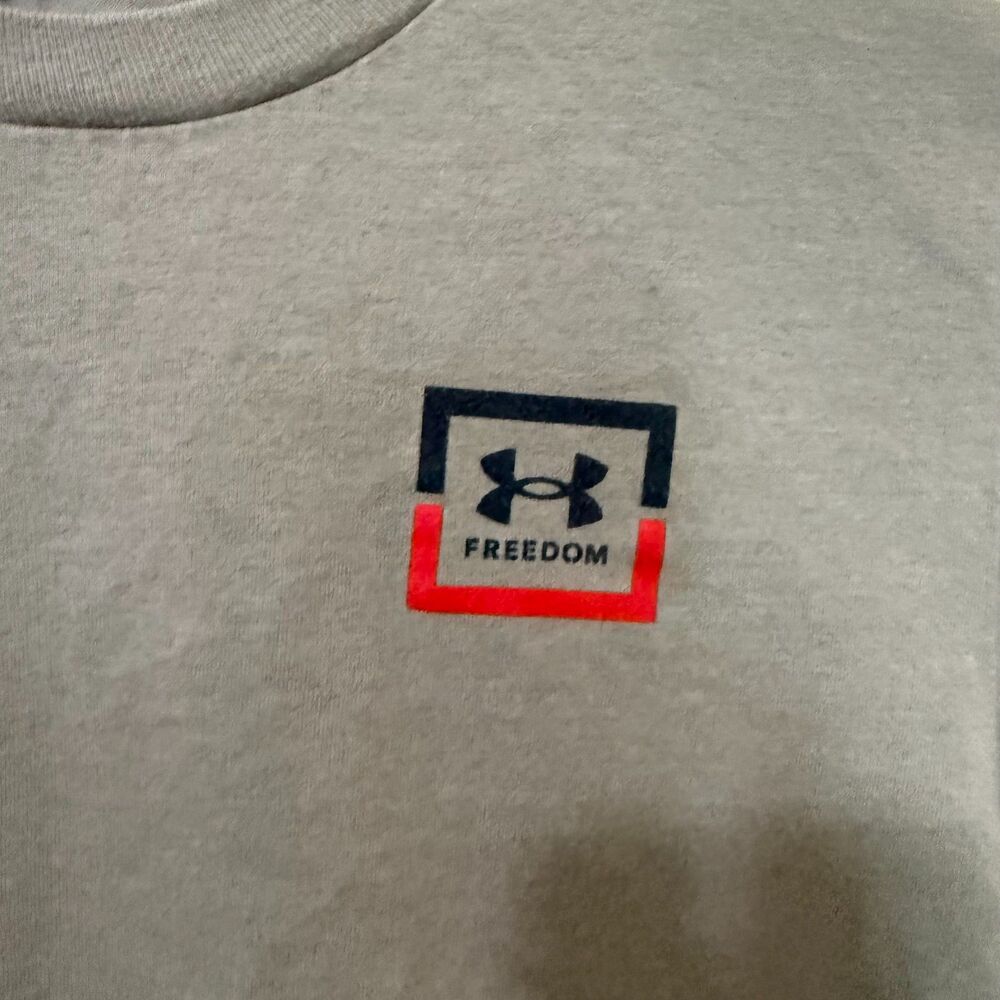 Under Armour Freedom Gray Boys Youth Medium Flag Graphic T-Shirt - Picture 3 of 7